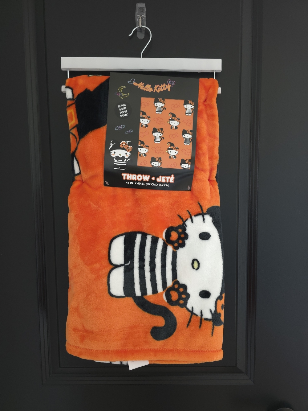 NWT Hello Kitty Orange Halloween Throw